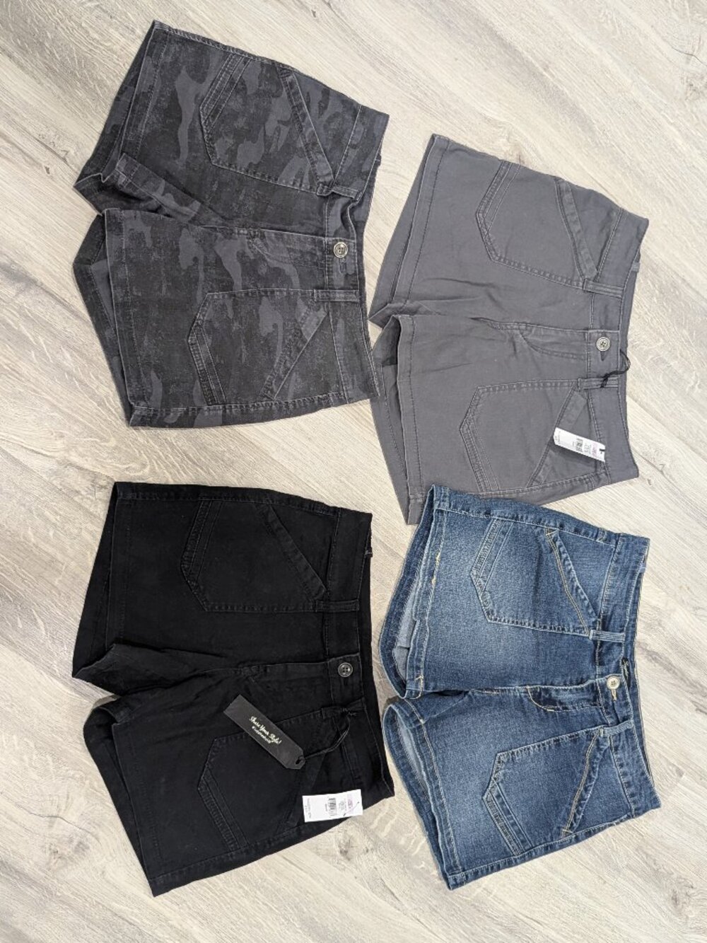 4 Pairs of UNION BAY shorts, Size 6